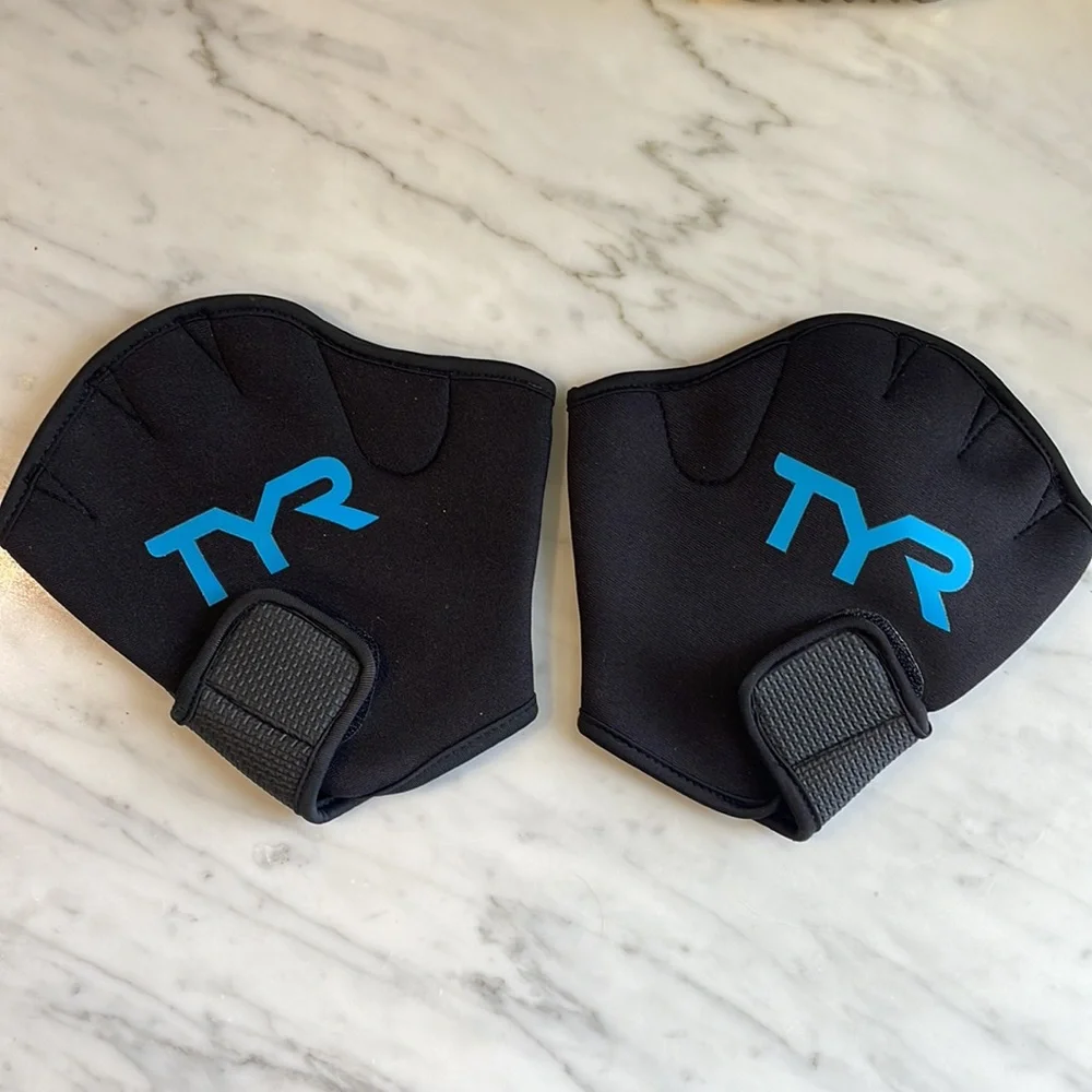 TYR Aquatic Fitness Resistance Gloves Black Webbed Neoprene Size Small - Picture 2 of 6